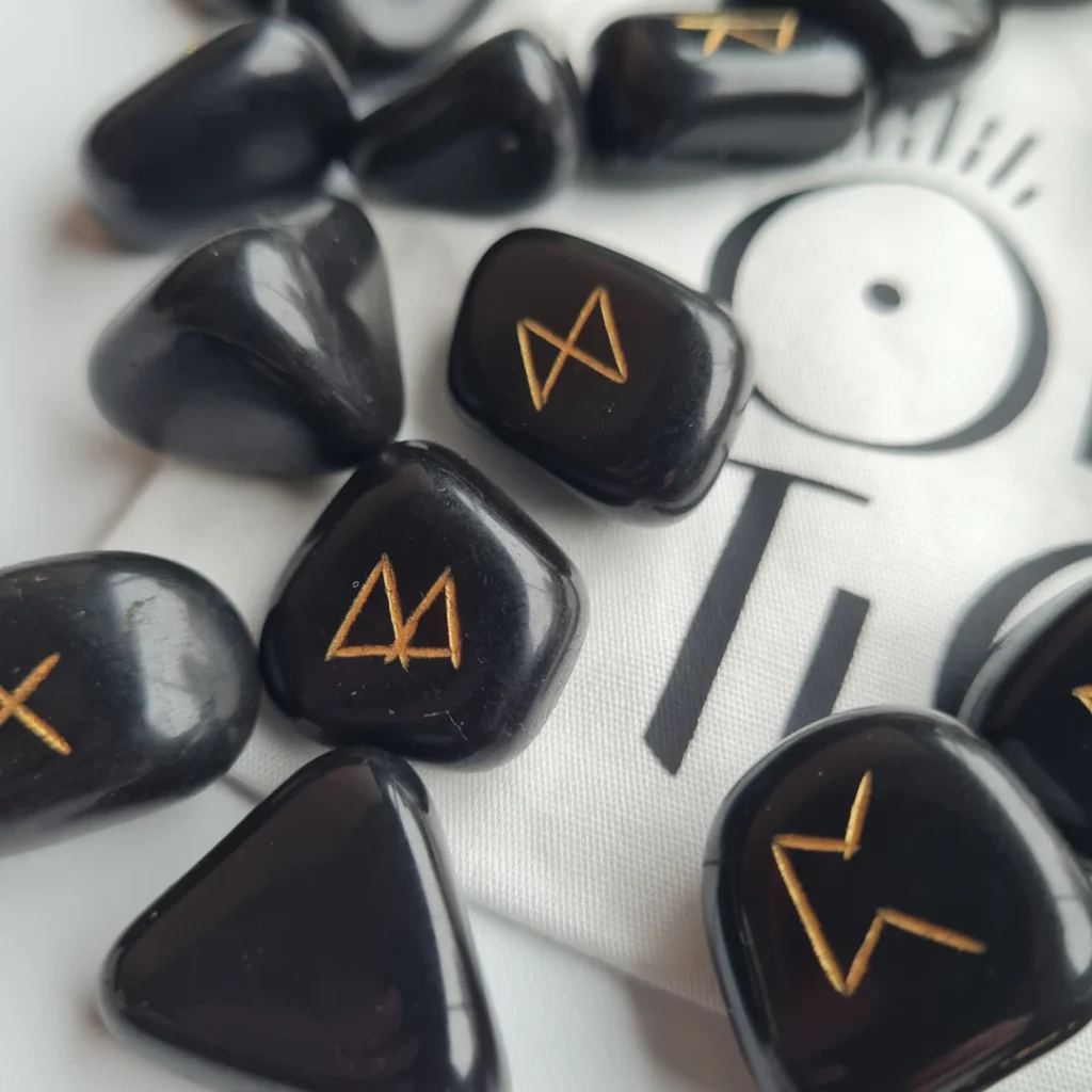 runes vikings divinatoires agate noire "introspection"